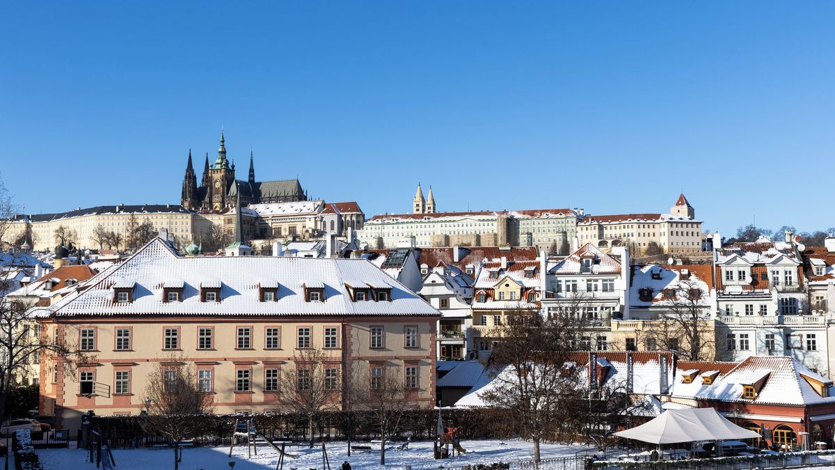 Rozpočet Hradu letos klesne o 82 milionů na 421,4 milionu, podpořil to výbor